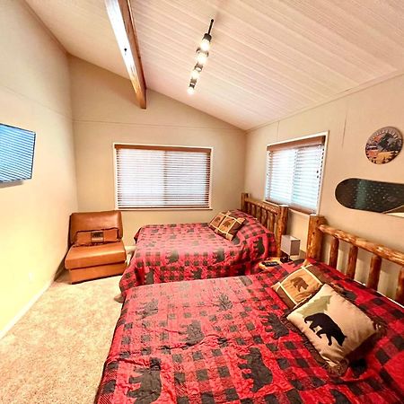 Вилла Chalet Monterey W/Hot Tub - Big Decks/Bbq Биг Бэар Лейк Экстерьер фото